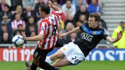 Evans commits future to United