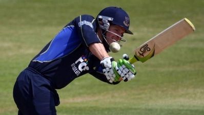 Ed Joyce quits England fold