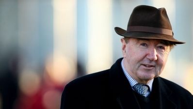 Weld wins Ascot Gold Cup