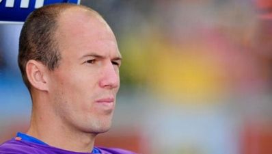 Dutch, Danes wait on injured stars