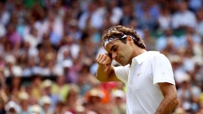 Federer crashes out of Wimbledon