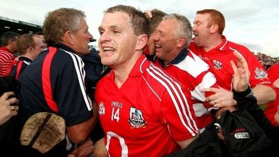 Deane behind the mic