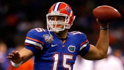 Bradford and Tebow set to replace Favre as quarterback kings