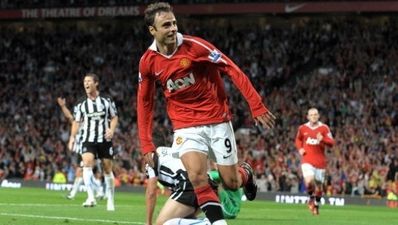 Man United pummel Magpies