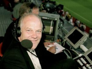 Video: Gray and Keys implore Clare Tomlinson to “get your t**s out for the lads”