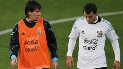 Messi urges Liverpool to let Mascherano leave