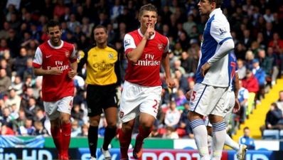 Arshavin scores the winner at Ewood Park