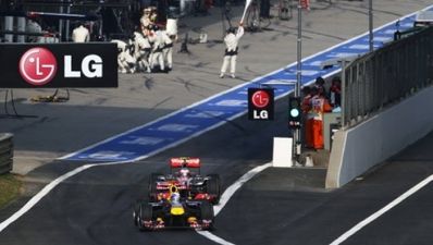 VIDEO: Jenson Button pulls into wrong pit box during Chinese GP