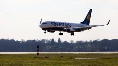 Three poxy Ryanair passengers win top scratchcard prizes on same flight