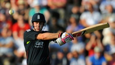 Idiotic English cricketer tweets pic while breaking speed limit