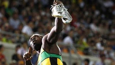 Bolt retains 200m title with facile win [Video]