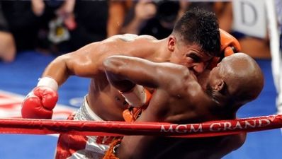 Video: Mayweather defeats Ortiz after farcical knockout