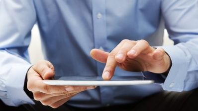 Forget tennis elbow, watch out for iPad shoulder