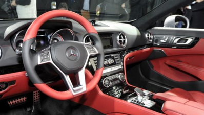 New Mercedes allows drivers to update their Facebook status with sat-nav