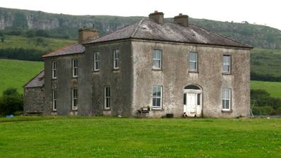 ‘Lovely Girls’ flock to Inis Mor for annual Fr. Ted Festival
