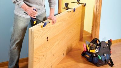 How to hang an internal door