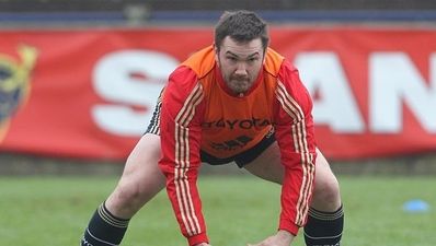 Ooooh Lisdoon-Varley! Damien joins Christy in a sing song