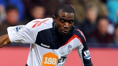 Video: Dublin darts crowd pays special Fabrice Muamba tribute