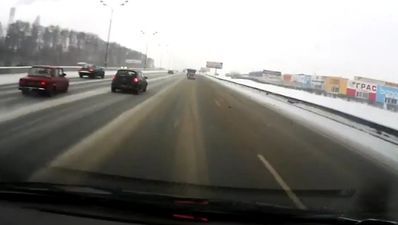 Video: So that’s how you change lanes on a Russian motorway…
