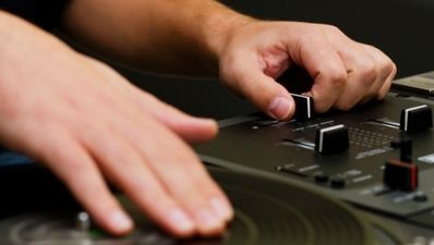 Want to gain social media skills for your business? There’s a course for that