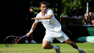Ireland’s top tennis player forced to hang up his raquet