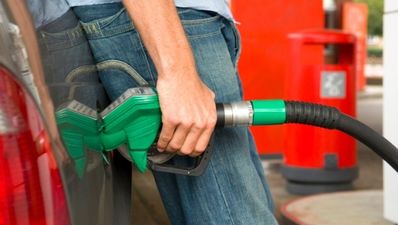 Fianna Fáil in “economic dreamland” as they want to reduce petrol taxes