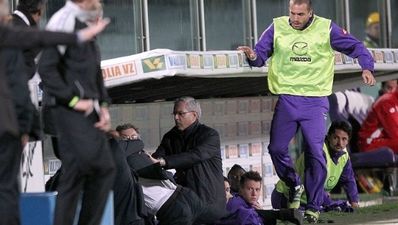 Video: Fiorentina boss sacked after attacking his own player