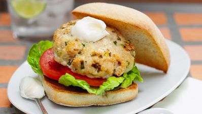 Healthy Recipe: Chicken, rosemary and Parmesan burger