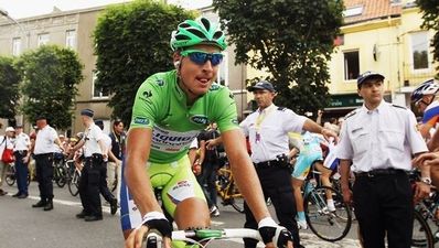 Video: Peter Sagan makes Tour de France look ‘wheelie’ easy