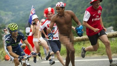 Video: Streakers urge rider on to victory in Tour De France