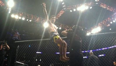 Video: Machida earns title shot with mean punch last night