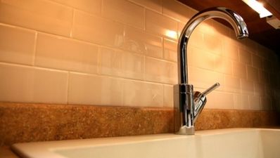 Five minute DIY: Removing an air lock from your tap