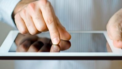 Virtual bookshop opens at Connolly Station… we swear it’s actually there