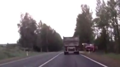 Video: Only bad things happen when tractor brakes fail…