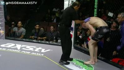 Video: MMA fighter taken out by vomit