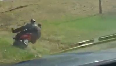 Video: Drinking and driving a on scooter never ends well