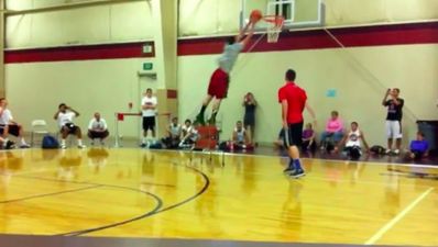 Video: Dunk contest ends with an epic fail…