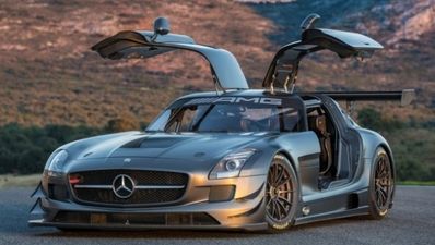 Video: Mercedes-Benz AMG cooks up some tasty Christmas treats