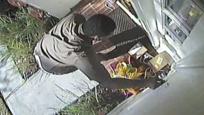 Video: Watch this delivery guy steal Christmas… and an iPad
