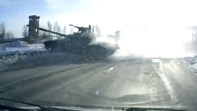 Video: Just an average day on a Russian highway