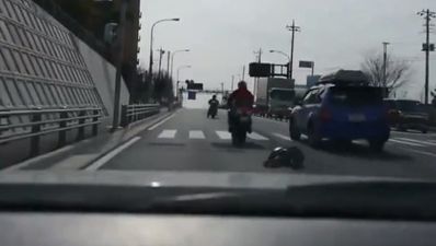Video: Don’t forget to hold on tight when riding pillion on a motorcycle