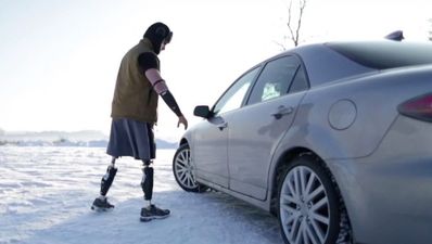 Video: Quadruple amputee drifts a car like a pro