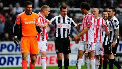 Video: Steven Taylor putting off Begovic before Cabaye scores