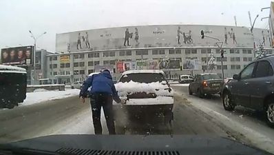 Video: Dash-cam catches good driver in the act… for a change