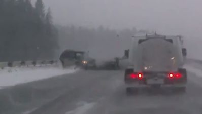 Video: Icy Russian road causes multi car pile up