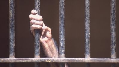 15-year-old Galway lad must choose which of his parents goes to jail