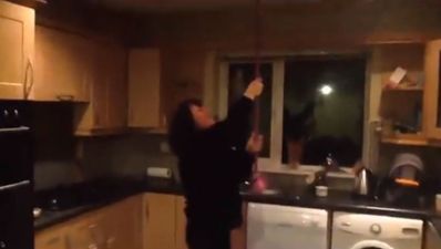Video: Irish mammy falls for the old ‘water on the roof’ trick