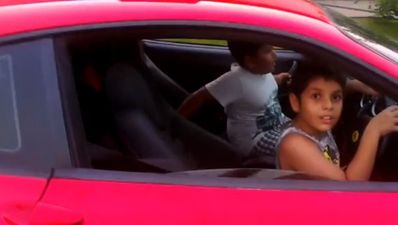 Video: Young kids casually drive a €200,000 Ferrari F430