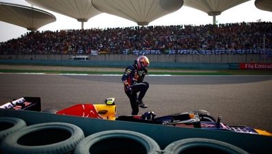 Video: Mark Webber’s wheel comes off in China GP