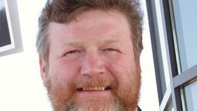 Video: Watch as Health Minister James Reilly falls on his arse…